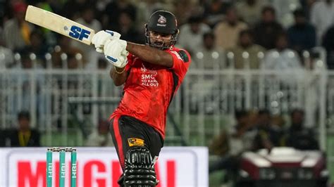 Peshawar Zalmi vs Lahore Qalandars .